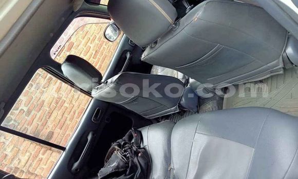 Acheter Occasion Voiture Toyota RAV4 Blanc à Kigali, Rwanda Acheter Occasion Voiture Toyota RAV4 Blanc à Kigali, Rwanda