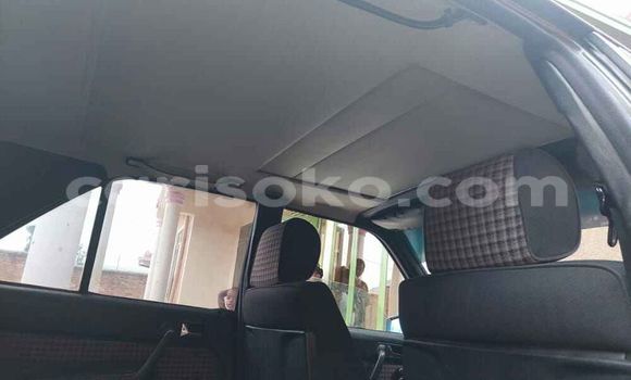 اشتري مستعمل Mercedes-Benz 190–Series Autre سيارة في Kigali في Rwanda اشتري مستعمل Mercedes-Benz 190–Series Autre سيارة في Kigali في Rwanda