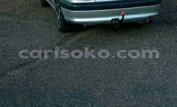 Acheter Occasion Voiture Toyota Avensis Gris à Kigali, Rwanda Acheter Occasion Voiture Toyota Avensis Gris à Kigali, Rwanda