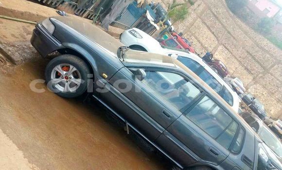 Acheter Occasion Voiture Toyota Corolla Noir à Kigali, Rwanda Acheter Occasion Voiture Toyota Corolla Noir à Kigali, Rwanda