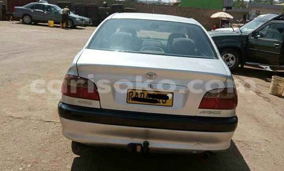 Acheter Occasion Voiture Toyota Avensis Gris à Kigali, Rwanda Acheter Occasion Voiture Toyota Avensis Gris à Kigali, Rwanda