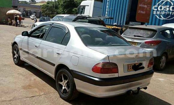 Acheter Occasion Voiture Toyota Avensis Gris à Kigali, Rwanda Acheter Occasion Voiture Toyota Avensis Gris à Kigali, Rwanda