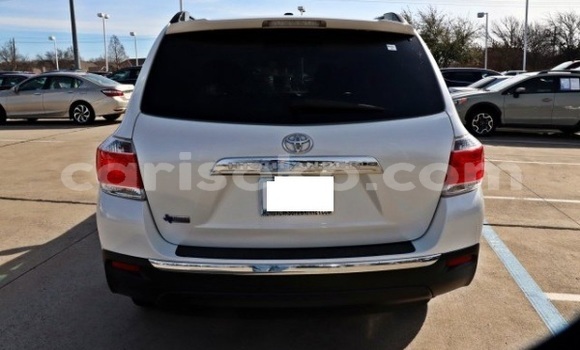 Sayi Na hannu Toyota Highlander Blanc Mota in Bokwango a Rwanda Sayi Na hannu Toyota Highlander Blanc Mota in Bokwango a Rwanda