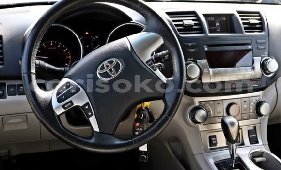 Sayi Na hannu Toyota Highlander Blanc Mota in Bokwango a Rwanda Sayi Na hannu Toyota Highlander Blanc Mota in Bokwango a Rwanda