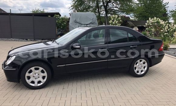 Sayi Na hannu Mercedes-Benz C–Class Noir Mota in Gicumbi a Rwanda Sayi Na hannu Mercedes-Benz C–Class Noir Mota in Gicumbi a Rwanda
