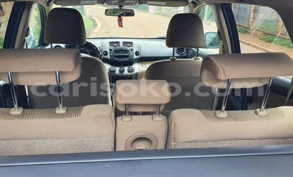 Sayi Na hannu Toyota RAV4 Bleu Mota in Kigali a Rwanda Sayi Na hannu Toyota RAV4 Bleu Mota in Kigali a Rwanda