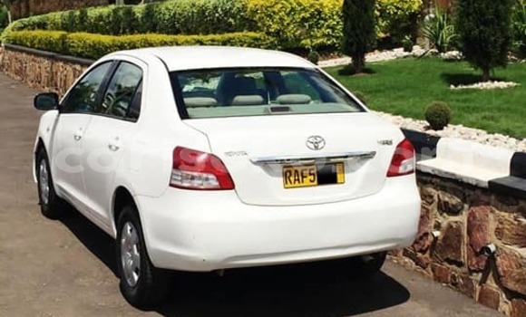 Sayi Na hannu Toyota Yaris Blanc Mota in Kigali a Rwanda Sayi Na hannu Toyota Yaris Blanc Mota in Kigali a Rwanda