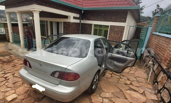Sayi Na hannu Toyota Corolla Gris Mota in Kigali a Rwanda Sayi Na hannu Toyota Corolla Gris Mota in Kigali a Rwanda