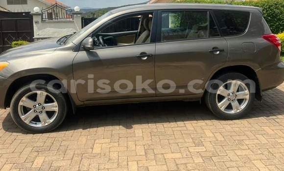Sayi Na hannu Toyota RAV4 Marron Mota in Kigali a Rwanda Sayi Na hannu Toyota RAV4 Marron Mota in Kigali a Rwanda