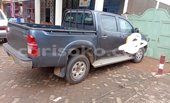 Sayi Na hannu Toyota Pickup Bleu Mota in Kigali a Rwanda Sayi Na hannu Toyota Pickup Bleu Mota in Kigali a Rwanda