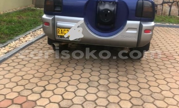 Sayi Na hannu Toyota RAV4 Bleu Mota in Kigali a Rwanda Sayi Na hannu Toyota RAV4 Bleu Mota in Kigali a Rwanda