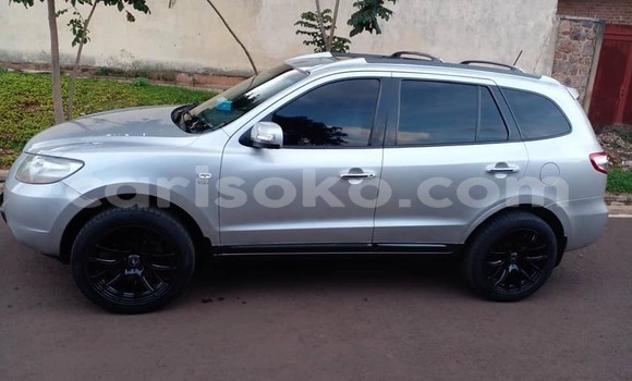 Sayi Na hannu Hyundai Santa Fe Gris Mota in Kigali a Rwanda Sayi Na hannu Hyundai Santa Fe Gris Mota in Kigali a Rwanda