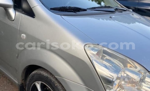 Sayi Na hannu Toyota Corolla Verso Gris Mota in Kigali a Rwanda Sayi Na hannu Toyota Corolla Verso Gris Mota in Kigali a Rwanda