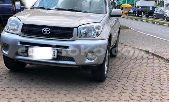 Sayi Na hannu Toyota RAV4 Beige Mota in Kigali a Rwanda Sayi Na hannu Toyota RAV4 Beige Mota in Kigali a Rwanda