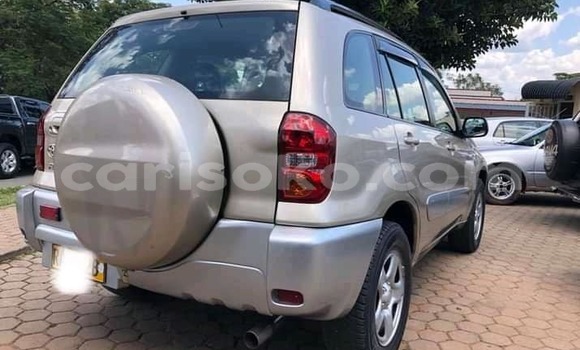 Sayi Na hannu Toyota RAV4 Beige Mota in Kigali a Rwanda Sayi Na hannu Toyota RAV4 Beige Mota in Kigali a Rwanda