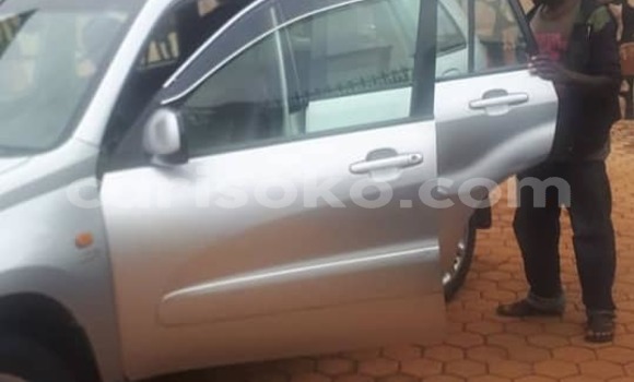 Sayi Na hannu Toyota RAV4 Gris Mota in Kigali a Rwanda Sayi Na hannu Toyota RAV4 Gris Mota in Kigali a Rwanda