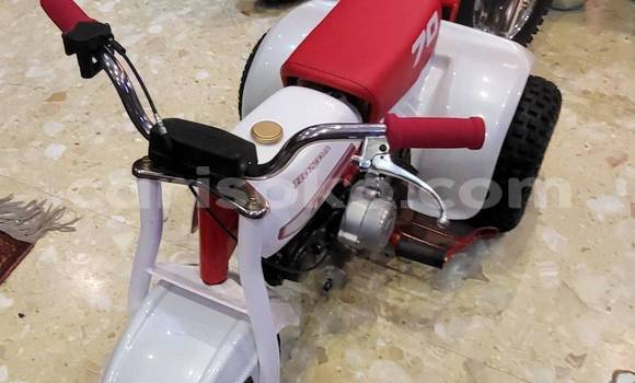 Sayi Sabo Adler 1902 Blanc Motsi in Gisenyi a Gisenyi Sayi Sabo Adler 1902 Blanc Motsi in Gisenyi a Gisenyi