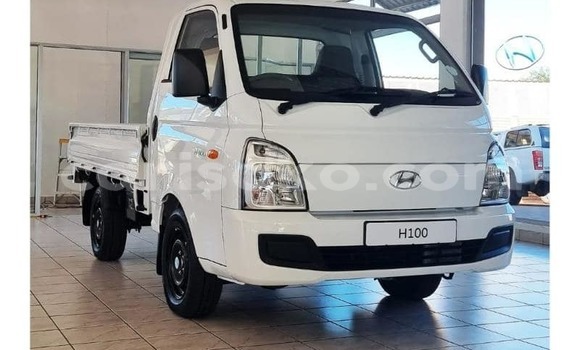 Sayi Sabo Ariel Atom Blanc Mota in Gitarama a Gitarama Sayi Sabo Ariel Atom Blanc Mota in Gitarama a Gitarama