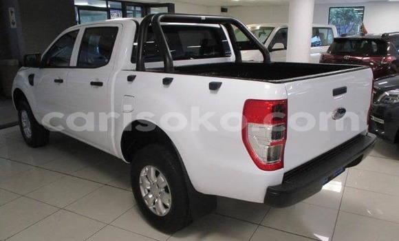 Sayi Sabo Rimac Concept_One Blanc Mota in Gasarenda a Rwanda Sayi Sabo Rimac Concept_One Blanc Mota in Gasarenda a Rwanda