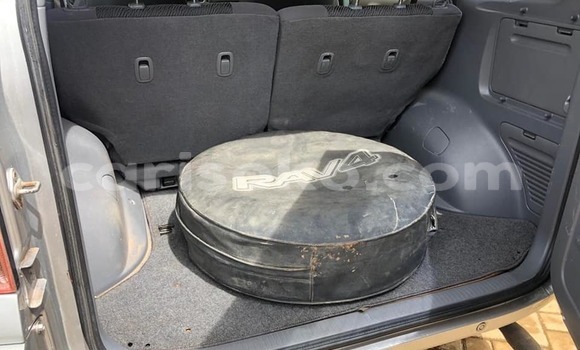 Acheter Occasion Voiture Toyota RAV4 Gris à Kigali, Rwanda Acheter Occasion Voiture Toyota RAV4 Gris à Kigali, Rwanda