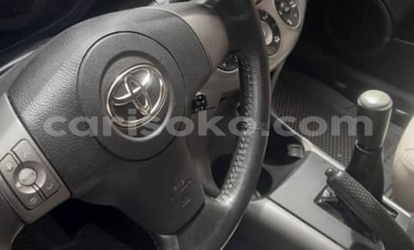 Acheter Occasion Voiture Toyota RAV4 Gris à Kigali, Rwanda Acheter Occasion Voiture Toyota RAV4 Gris à Kigali, Rwanda