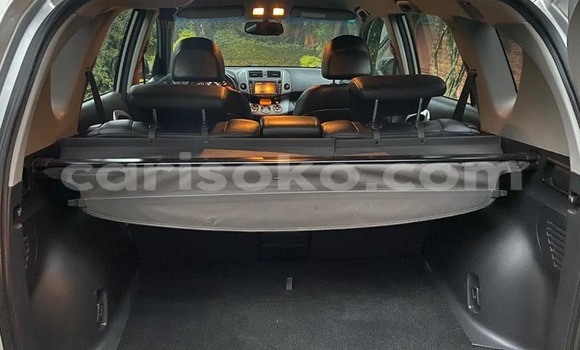 Acheter Occasion Voiture Toyota RAV4 Gris à Kigali, Rwanda Acheter Occasion Voiture Toyota RAV4 Gris à Kigali, Rwanda