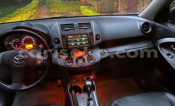 Acheter Occasion Voiture Toyota RAV4 Gris à Kigali, Rwanda Acheter Occasion Voiture Toyota RAV4 Gris à Kigali, Rwanda