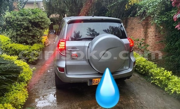 Acheter Occasion Voiture Toyota RAV4 Gris à Kigali, Rwanda Acheter Occasion Voiture Toyota RAV4 Gris à Kigali, Rwanda