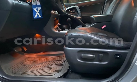 Acheter Occasion Voiture Toyota RAV4 Gris à Kigali, Rwanda Acheter Occasion Voiture Toyota RAV4 Gris à Kigali, Rwanda