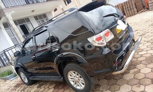 Acheter Occasion Voiture Toyota Fortuner Noir à Kigali, Rwanda Acheter Occasion Voiture Toyota Fortuner Noir à Kigali, Rwanda