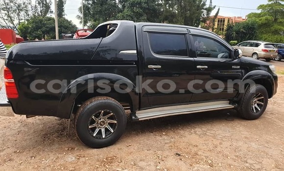 Acheter Occasion Voiture Toyota Hilux Noir à Kigali, Rwanda Acheter Occasion Voiture Toyota Hilux Noir à Kigali, Rwanda