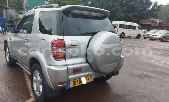 Acheter Occasion Voiture Toyota RAV4 Gris à Kigali, Rwanda Acheter Occasion Voiture Toyota RAV4 Gris à Kigali, Rwanda