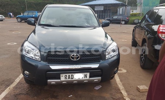 Acheter Occasion Voiture Toyota RAV4 Bleu à Kigali, Rwanda Acheter Occasion Voiture Toyota RAV4 Bleu à Kigali, Rwanda