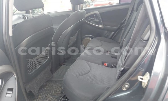 Acheter Occasion Voiture Toyota RAV4 Bleu à Kigali, Rwanda Acheter Occasion Voiture Toyota RAV4 Bleu à Kigali, Rwanda