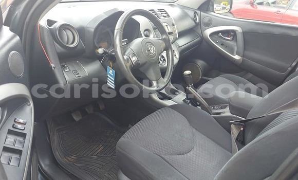 Acheter Occasion Voiture Toyota RAV4 Bleu à Kigali, Rwanda Acheter Occasion Voiture Toyota RAV4 Bleu à Kigali, Rwanda