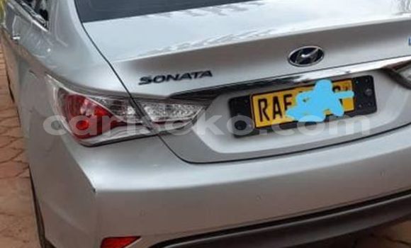 Acheter Occasion Voiture Hyundai Sonata Gris à Kigali, Rwanda Acheter Occasion Voiture Hyundai Sonata Gris à Kigali, Rwanda