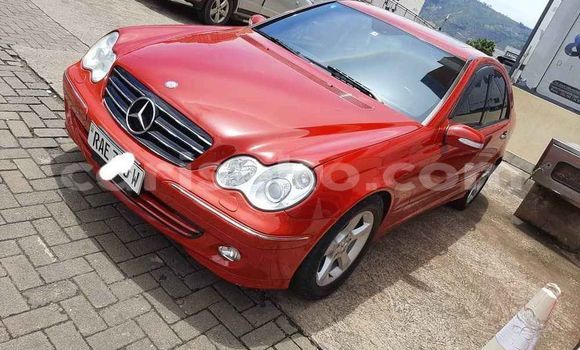 اشتري مستعمل Mercedes-Benz C–Class Rouge سيارة في Kigali في Rwanda اشتري مستعمل Mercedes-Benz C–Class Rouge سيارة في Kigali في Rwanda