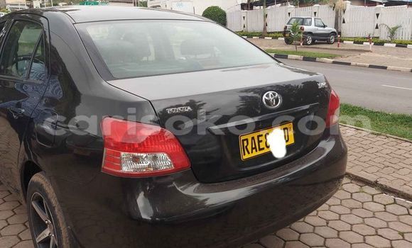 Acheter Occasion Voiture Toyota Yaris Noir à Kigali, Rwanda Acheter Occasion Voiture Toyota Yaris Noir à Kigali, Rwanda