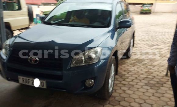 Acheter Occasion Voiture Toyota RAV4 Bleu à Kigali, Rwanda Acheter Occasion Voiture Toyota RAV4 Bleu à Kigali, Rwanda