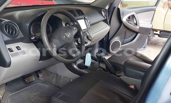 Acheter Occasion Voiture Toyota RAV4 Bleu à Kigali, Rwanda Acheter Occasion Voiture Toyota RAV4 Bleu à Kigali, Rwanda