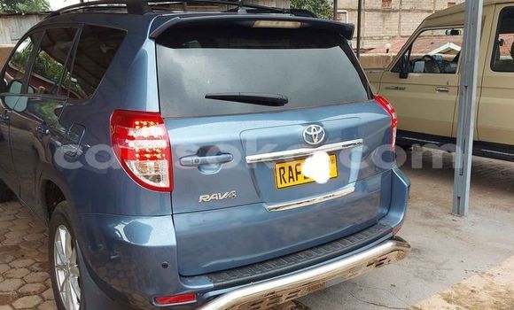 Acheter Occasion Voiture Toyota RAV4 Bleu à Kigali, Rwanda Acheter Occasion Voiture Toyota RAV4 Bleu à Kigali, Rwanda