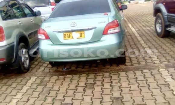 Acheter Occasion Voiture Toyota Yaris Vert à Kigali, Rwanda Acheter Occasion Voiture Toyota Yaris Vert à Kigali, Rwanda