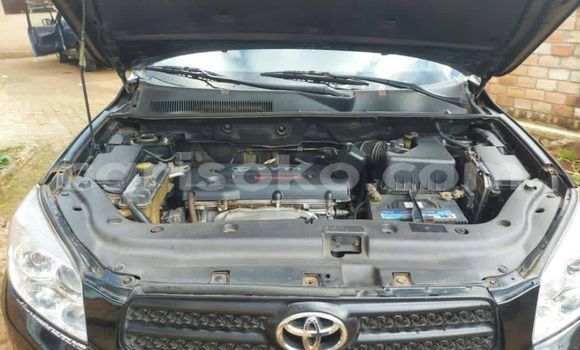 Acheter Occasion Voiture Toyota RAV4 Noir à Huye, Rwanda Acheter Occasion Voiture Toyota RAV4 Noir à Huye, Rwanda