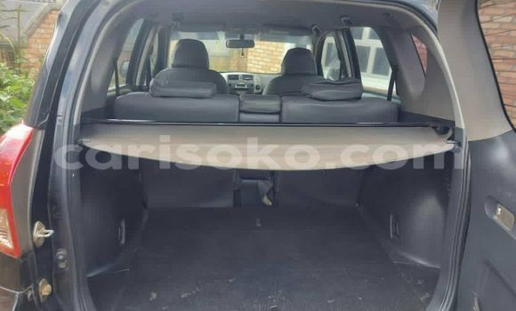 Acheter Occasion Voiture Toyota RAV4 Noir à Huye, Rwanda Acheter Occasion Voiture Toyota RAV4 Noir à Huye, Rwanda