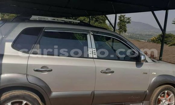 Acheter Occasion Voiture Hyundai Santa Fe Gris à Huye, Rwanda Acheter Occasion Voiture Hyundai Santa Fe Gris à Huye, Rwanda