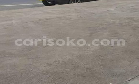 Acheter Occasion Voiture Hyundai Santa Fe Gris à Huye, Rwanda Acheter Occasion Voiture Hyundai Santa Fe Gris à Huye, Rwanda