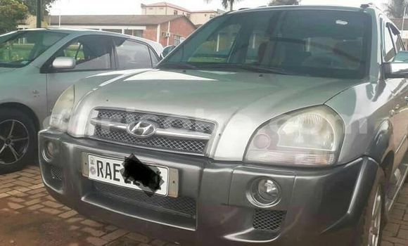 Acheter Occasion Voiture Hyundai Tucson Gris à Huye, Rwanda Acheter Occasion Voiture Hyundai Tucson Gris à Huye, Rwanda