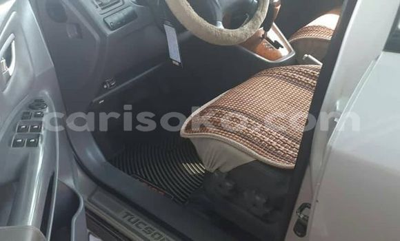 Acheter Occasion Voiture Hyundai Tucson Gris à Huye, Rwanda Acheter Occasion Voiture Hyundai Tucson Gris à Huye, Rwanda