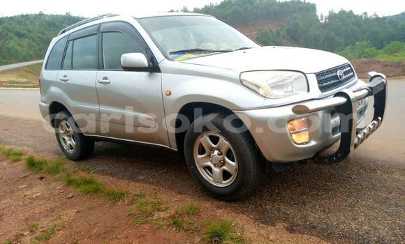 Acheter Occasion Voiture Toyota RAV4 Gris à Huye, Rwanda Acheter Occasion Voiture Toyota RAV4 Gris à Huye, Rwanda