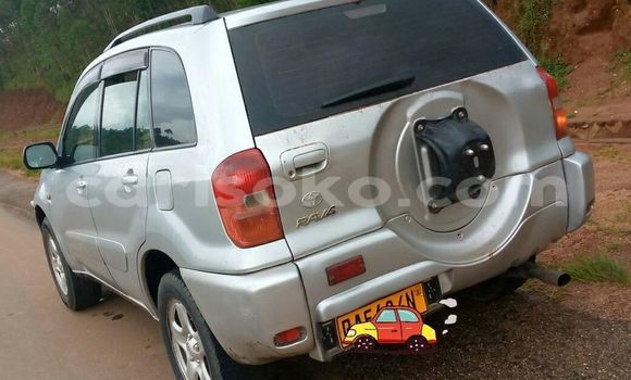 Acheter Occasion Voiture Toyota RAV4 Gris à Huye, Rwanda Acheter Occasion Voiture Toyota RAV4 Gris à Huye, Rwanda